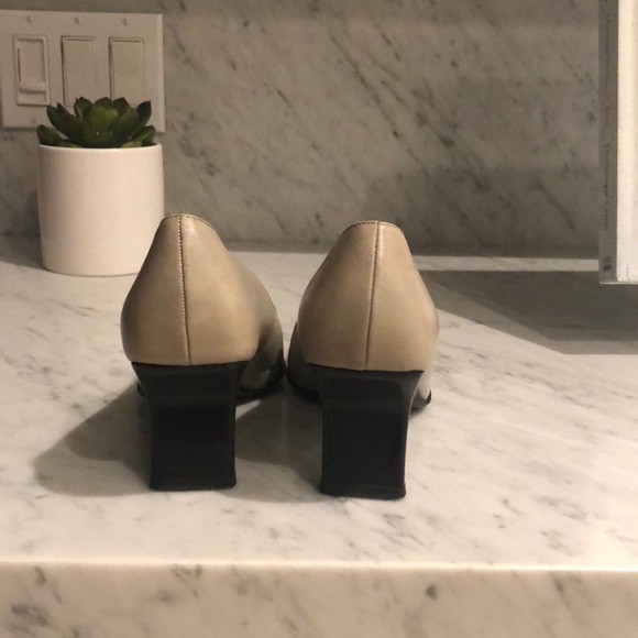 Prada pumps - Picture 3 of 5